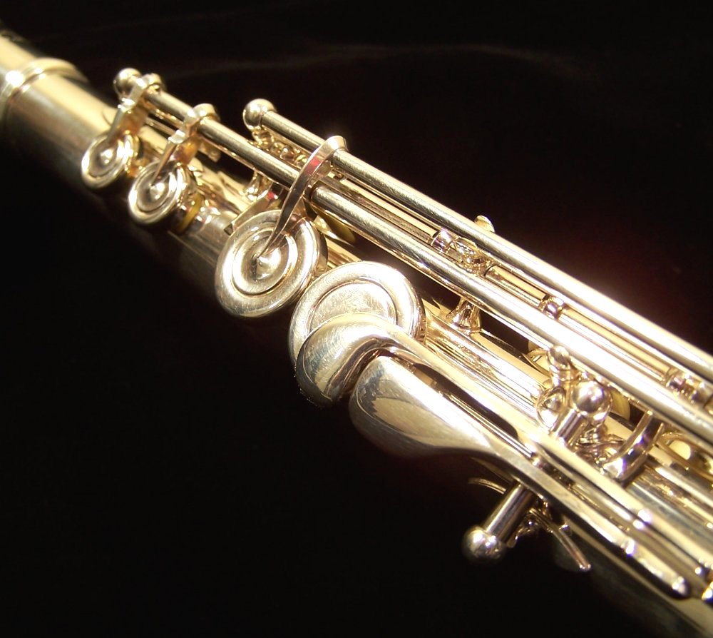 Used Avanti 2000 Flute with C# Trill