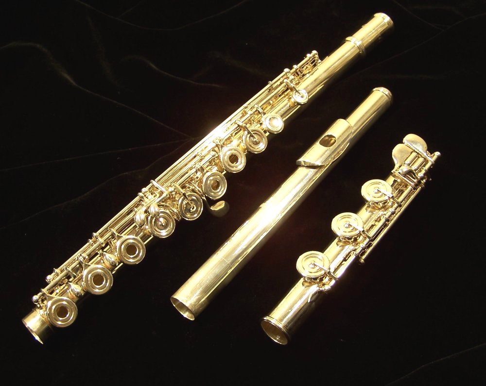 Used Avanti 2000 Flute with C# Trill