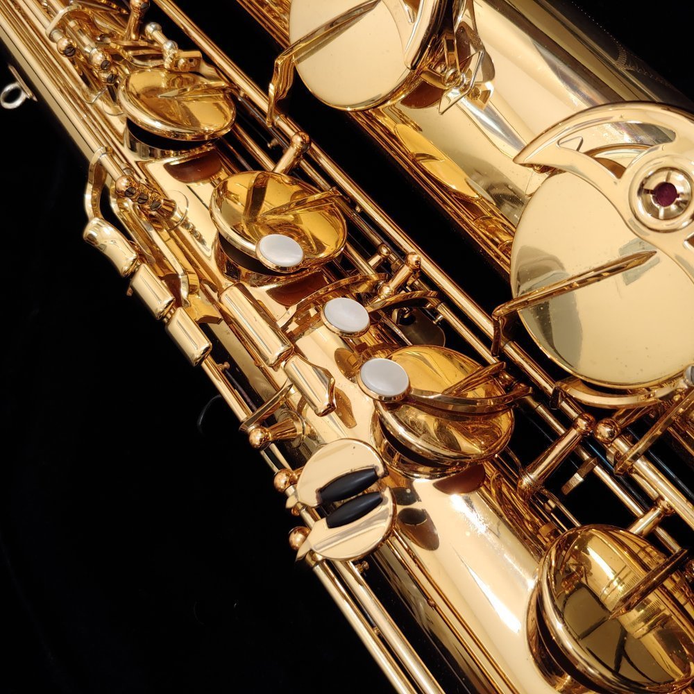 Used Yamaha 62 Bari Sax #045072