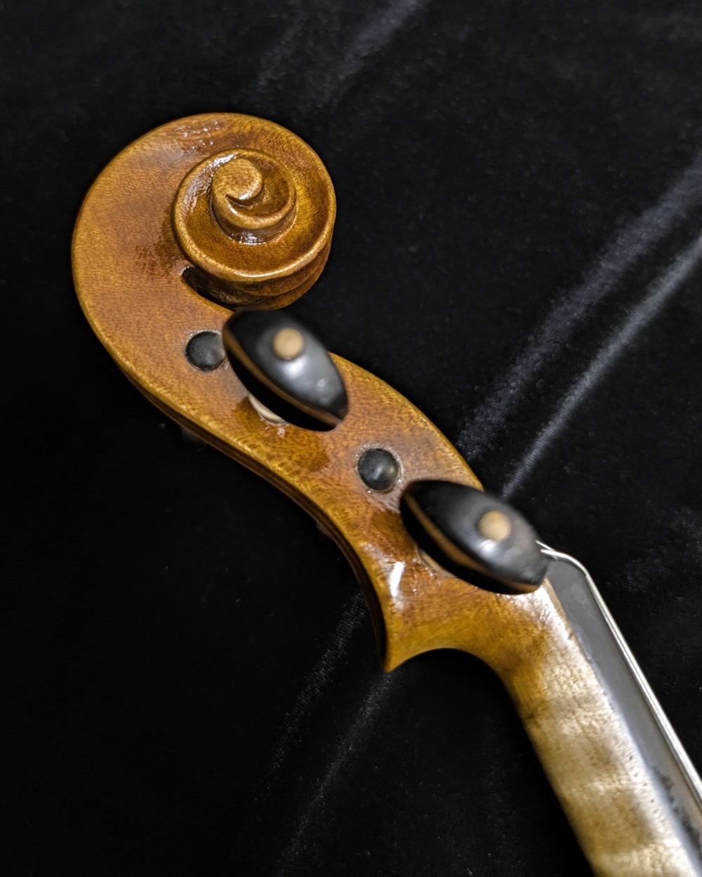 LaChambre VL04 Step-Up Violin - Scroll