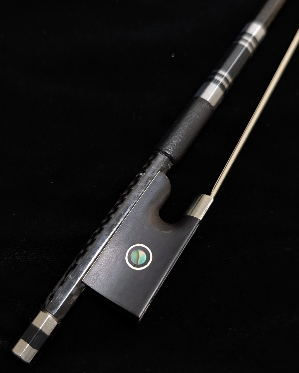 LaChambre VL05 Violin Outfit with Braided Carbon Fiber Bow - Frog