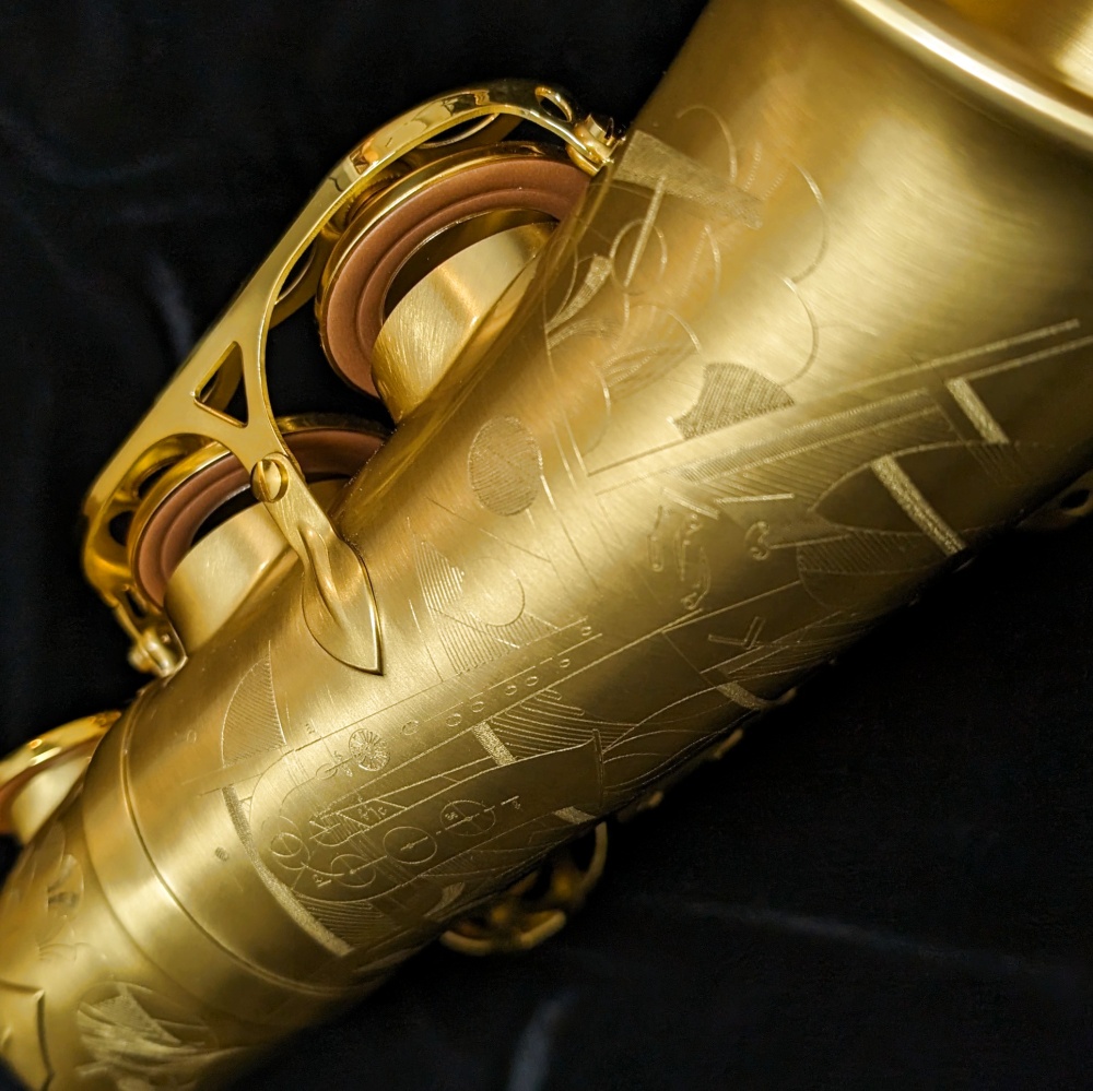 Selmer Paris Signature Alto Sax - Brushed Lacquer - Engraving