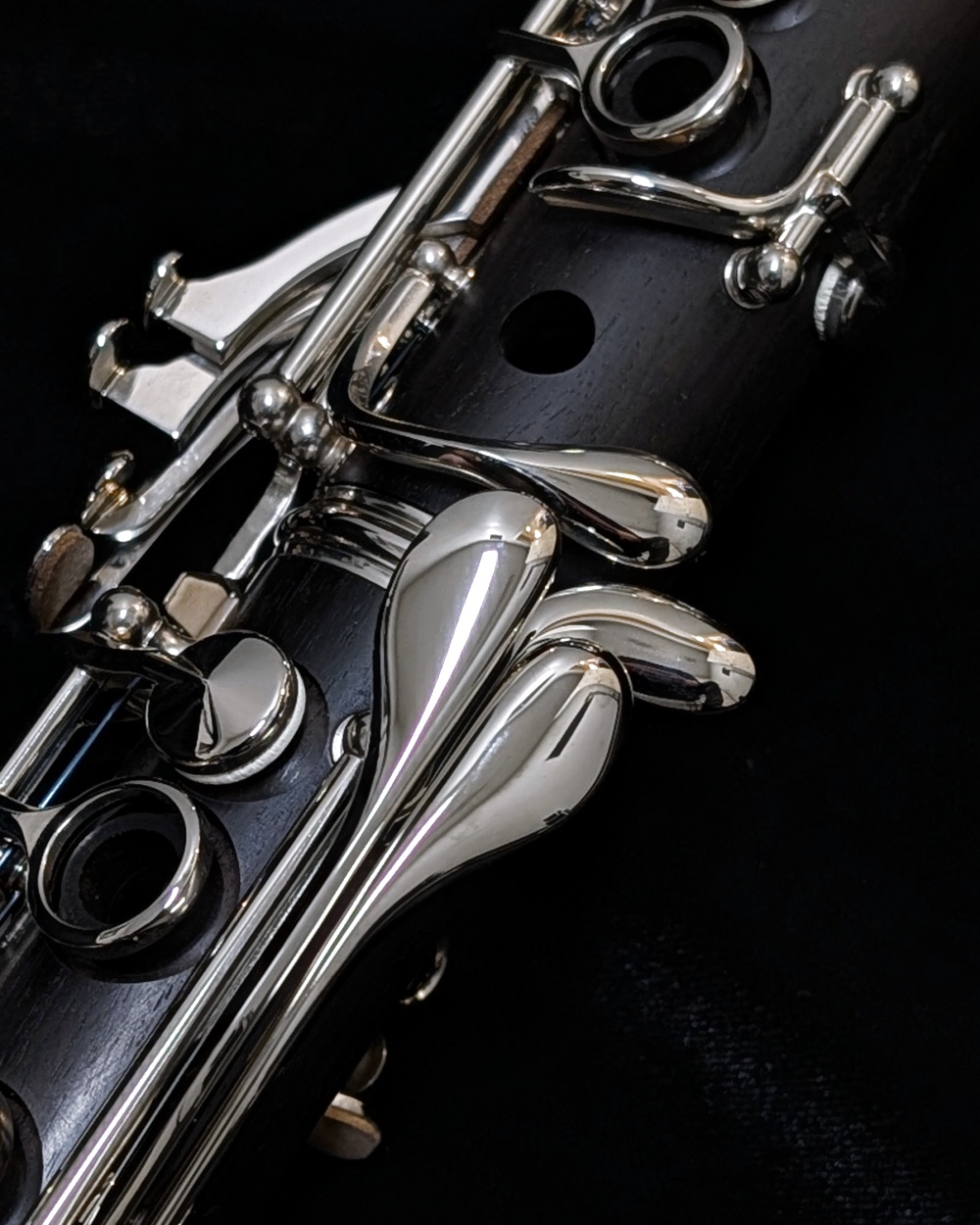 Lightly Used Yamaha Intermediate Wood Clarinet (2nd Gen) - Left Hand Pinky