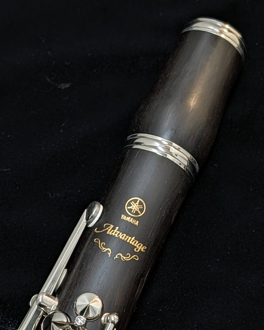 Lightly Used Yamaha Intermediate Wood Clarinet (2nd Gen) - Logo