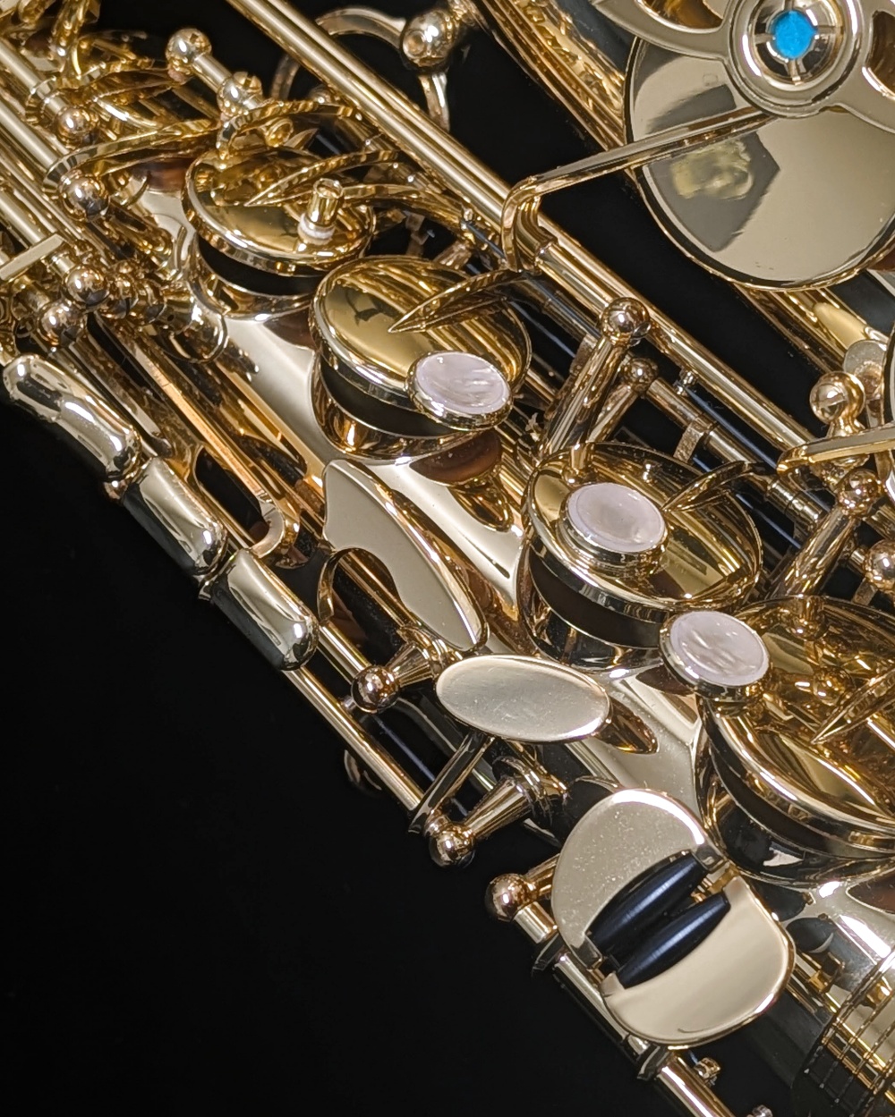 Lightly Used Yanagisawa AWO1 Pro Alto Saxophone #00419133 - Right Hand